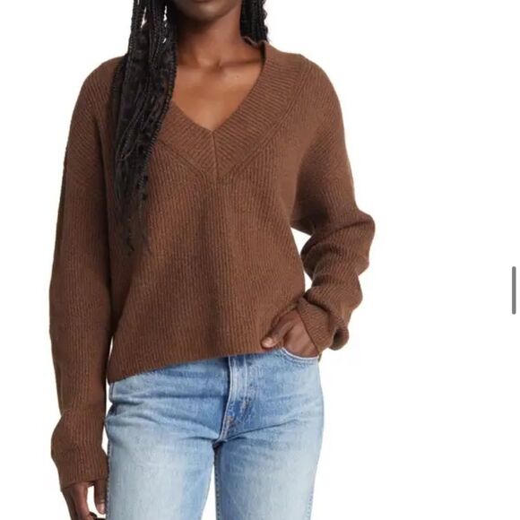 Nordstrom Sweaters - Brown v neck sweater